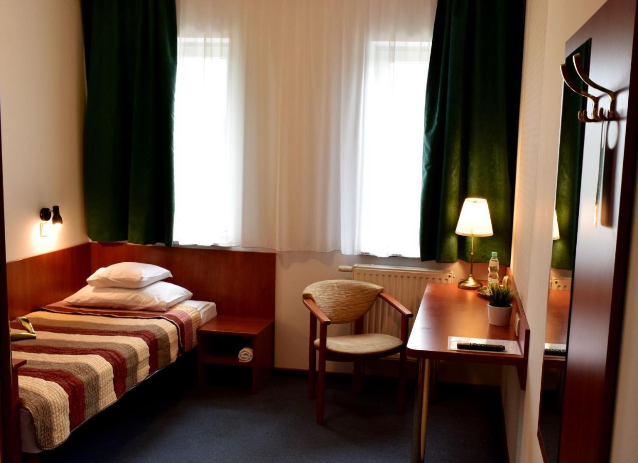 Hotel Zlote Deby Varšava Exteriér fotografie
