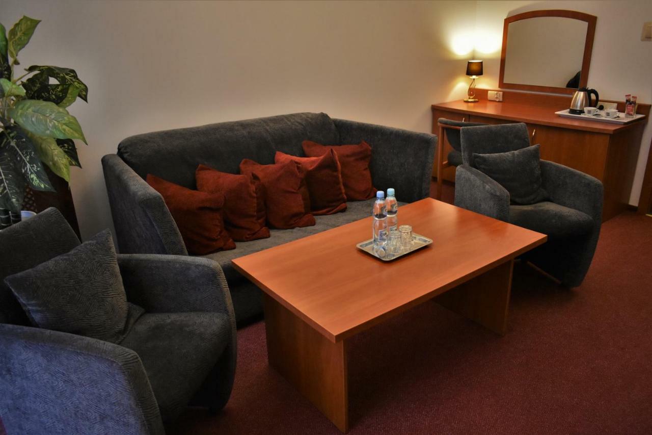 Hotel Zlote Deby Varšava Exteriér fotografie