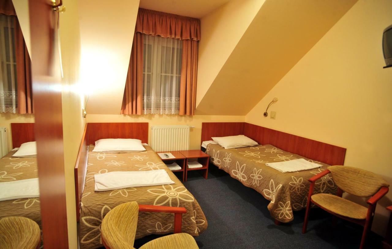 Hotel Zlote Deby Varšava Exteriér fotografie